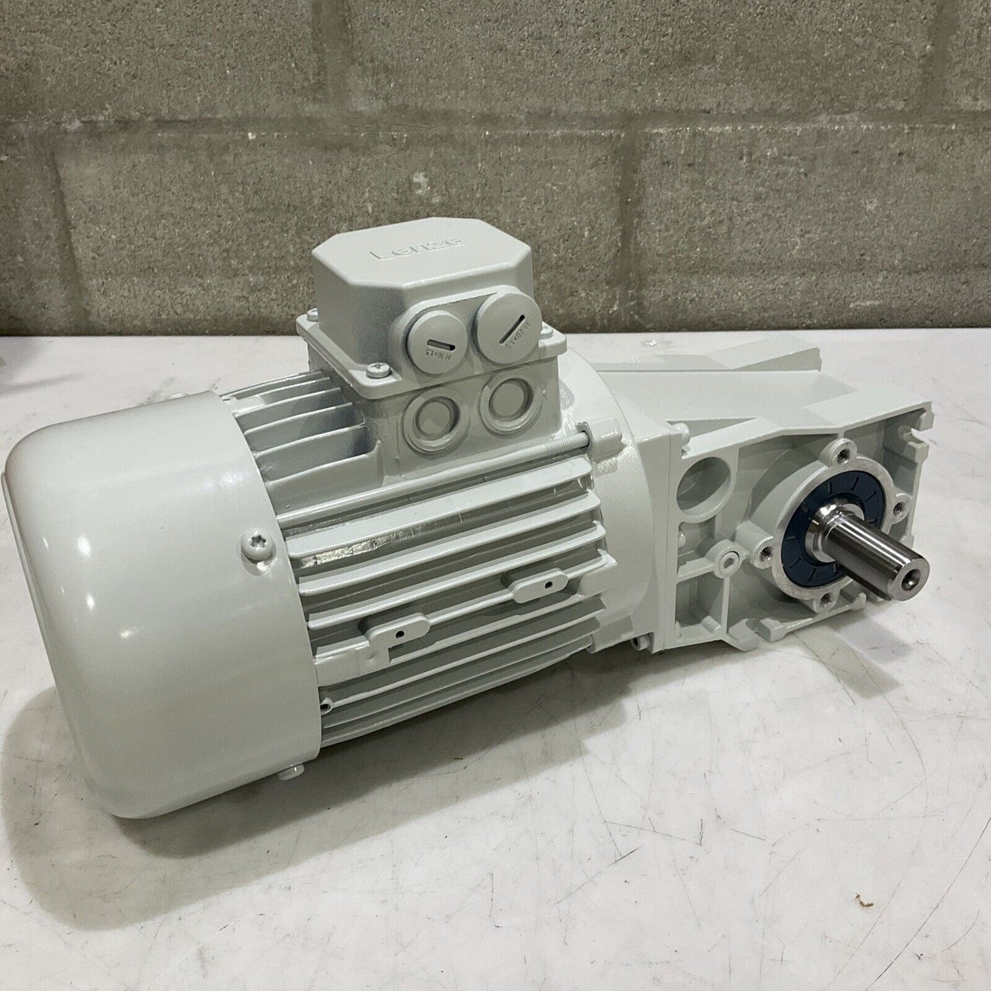 LENZE EN60034 GKR04-2E VBR 071C32MDEMAXX GEARBOX MOTOR U3S