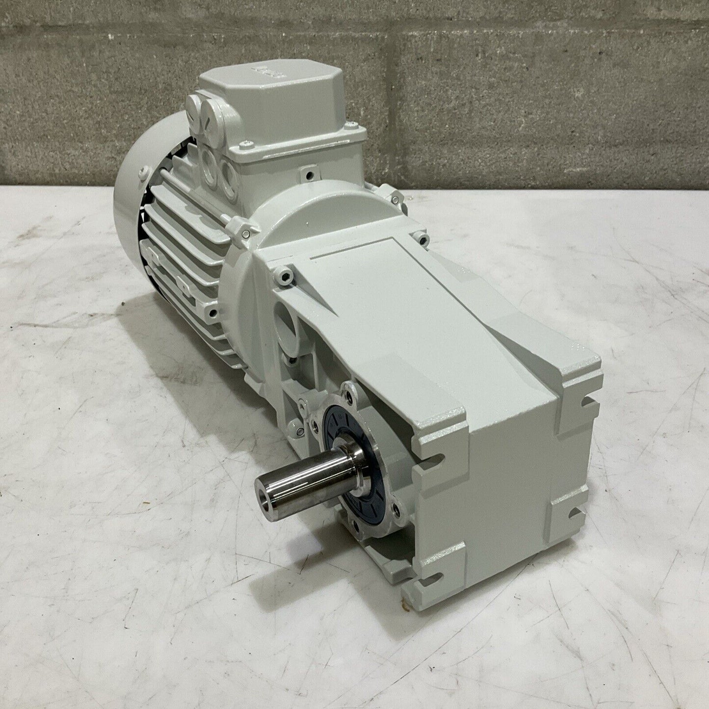 LENZE EN60034 GKR04-2E VBR 071C32MDEMAXX GEARBOX MOTOR U3S