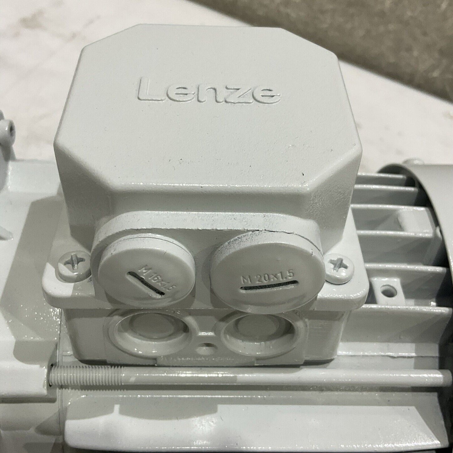 LENZE 3-MOT EN60034 MDEMAXX 063-32 GKR03-2M VBR 063C32 GEARBOX MOTOR U3S