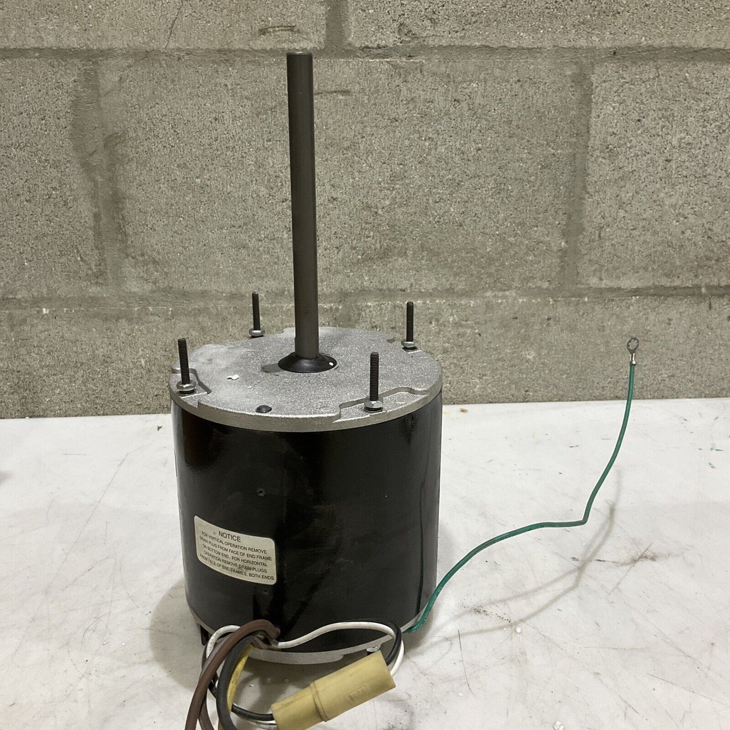 A.O. SMITH F48A06A01 FEH1036S 4ME16 REV. AC MOTOR 1/3HP 460V .80A 1075 RPM 373