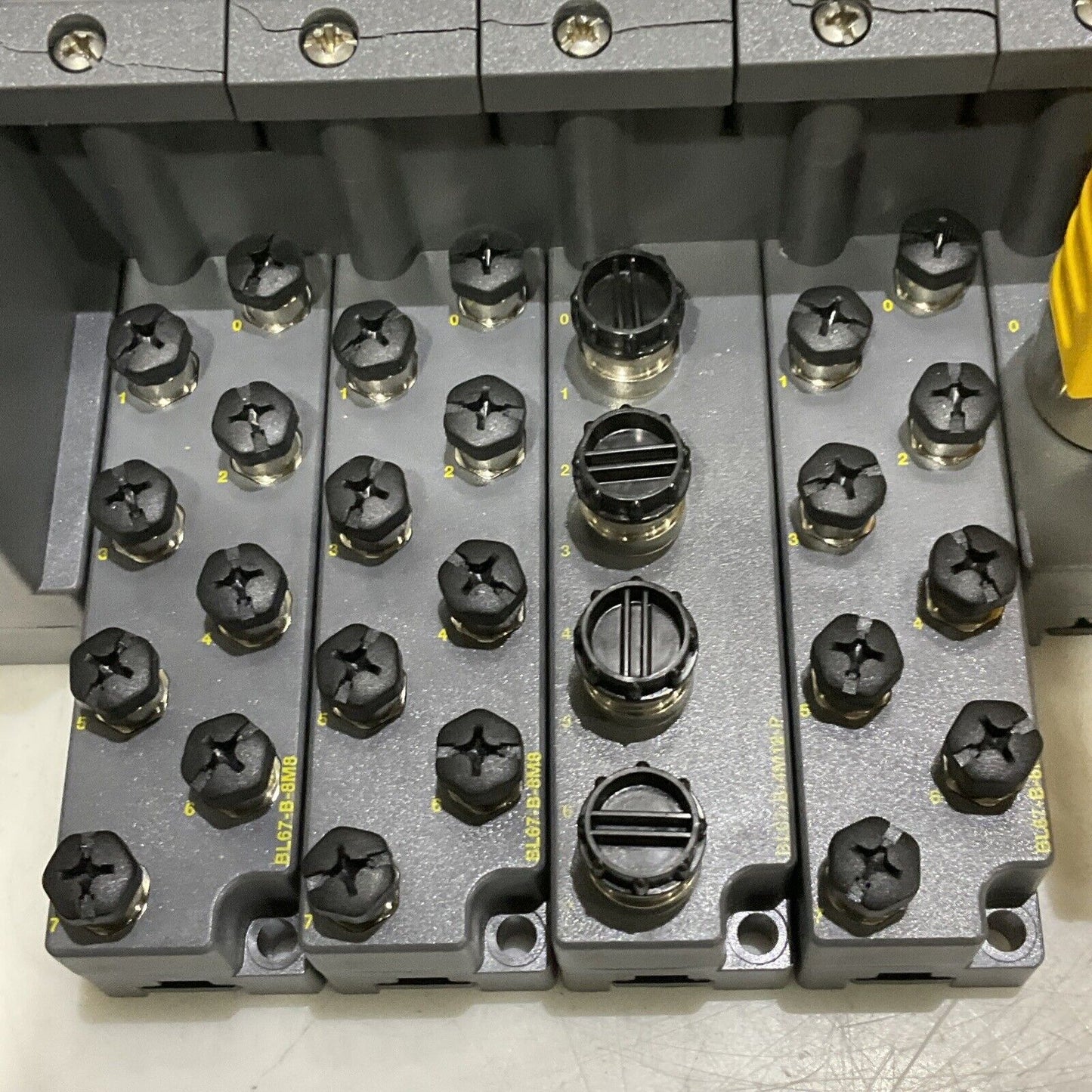 TURCK 165K100 BL67 TW-CO 8DI-P 8DO-0,5A-P BL67-B-4M12-P CANOPEN ASSEMBLY U3S