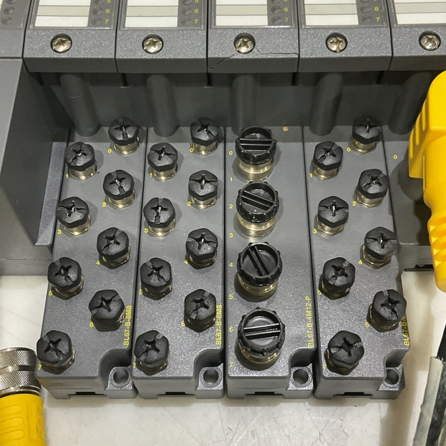 TURCK 165K100 BL67 TW-CO 8DI-P 8DO-0,5A-P BL67-B-4M12-P CANOPEN ASSEMBLY U3S