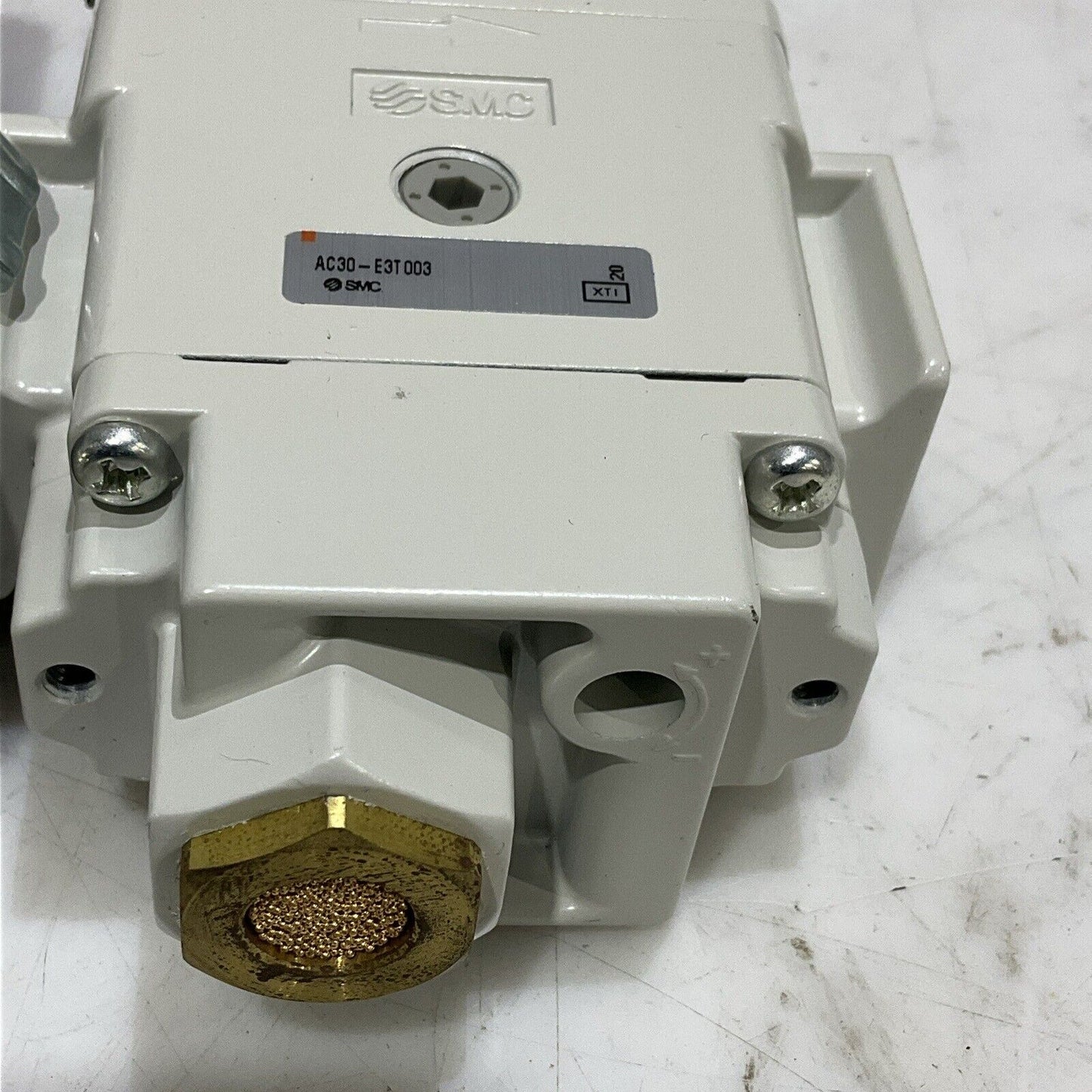 SMC AC30-E3T003 PNEUMATIC PRESSURE REGULATOR U4M