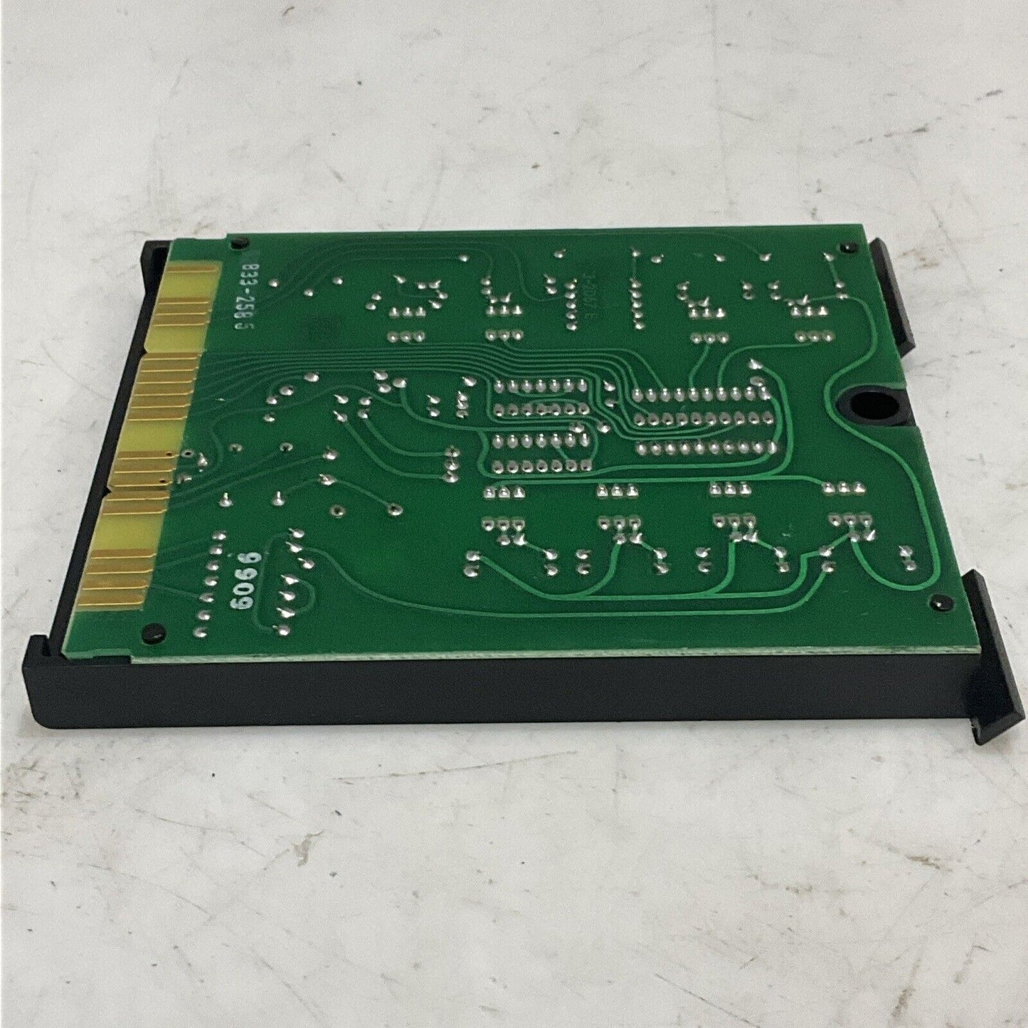 CLEAVER BROOKS 833-2585 FLAME AMPLIFIER MODULE U4M