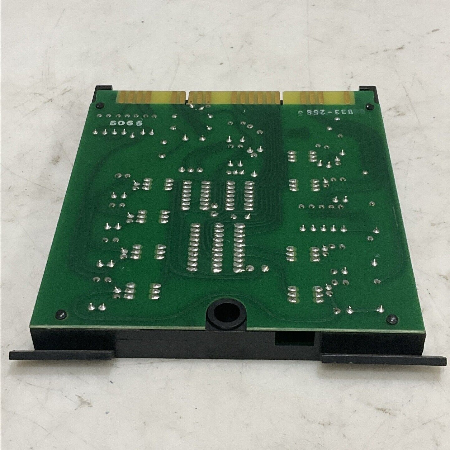 CLEAVER BROOKS 833-2585 FLAME AMPLIFIER MODULE U4M