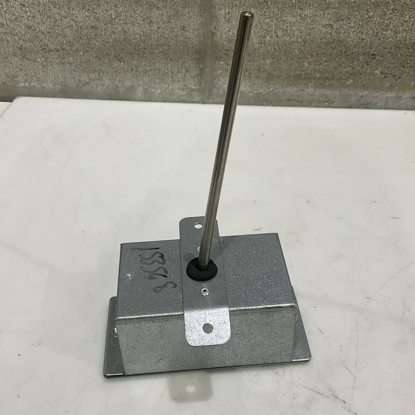 MAMAC SYSTEMS TE-213-B-B-2-2-C-3 TEMPERATURE TRANSDUCER LOT OF 2 U4M