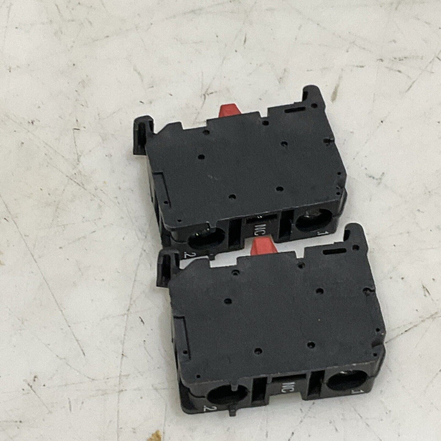 AB ALLEN BRADLEY 800F-X01 SERIES A CONTACT BLOCK 690V 10A LOT OF 2 U4M