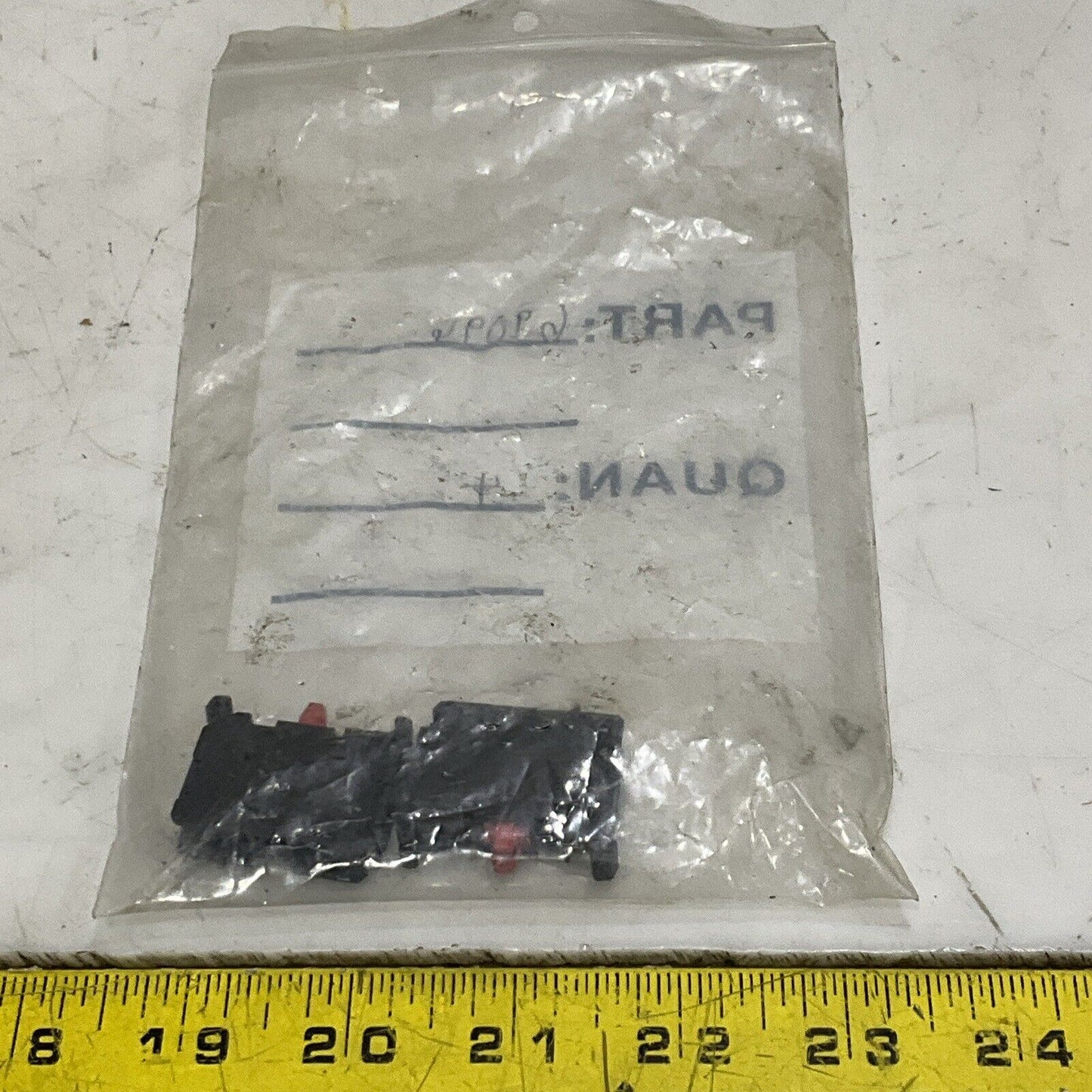 AB ALLEN BRADLEY 800F-X01 SERIES A CONTACT BLOCK 690V 10A LOT OF 2 U4M