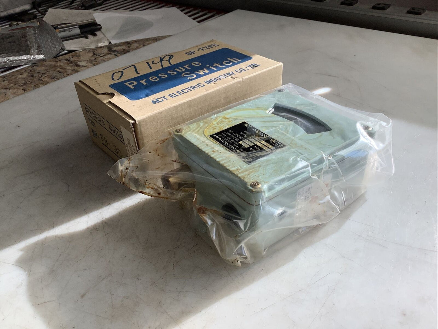 ACT BP-F8-30-C PRESSURE SWITCH HHH