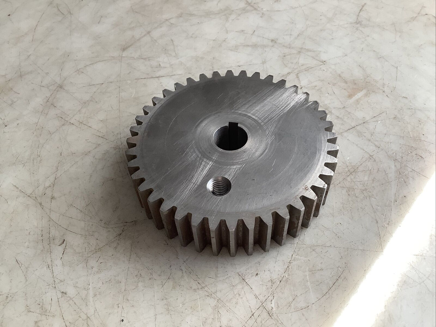 KPE-030-CE DET-34 SPROCKET 5/8IN BORE X 4-1/8IN DIA HHH - LOT OF 2