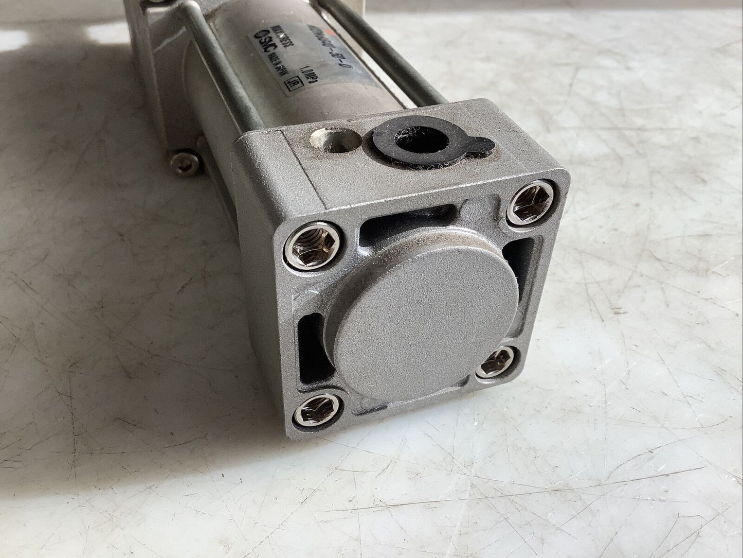 SMC MDNBB40-50-D CYLINDER W/ FINELOCK HHH