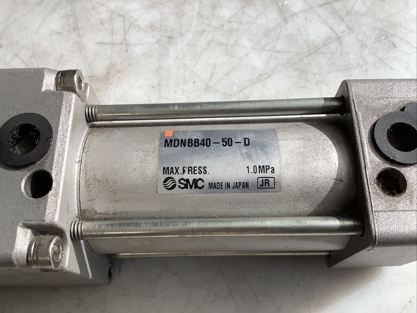 SMC MDNBB40-50-D CYLINDER W/ FINELOCK HHH