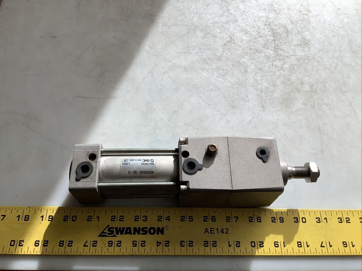 SMC MDNBB40-50-D CYLINDER W/ FINELOCK HHH