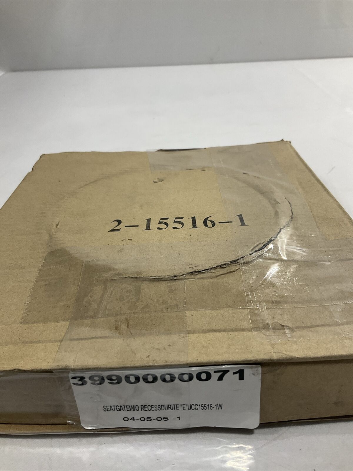 UCC  2-15516-1 GATE SEAT/RECESSDURITE  LOT OF 3 U4M