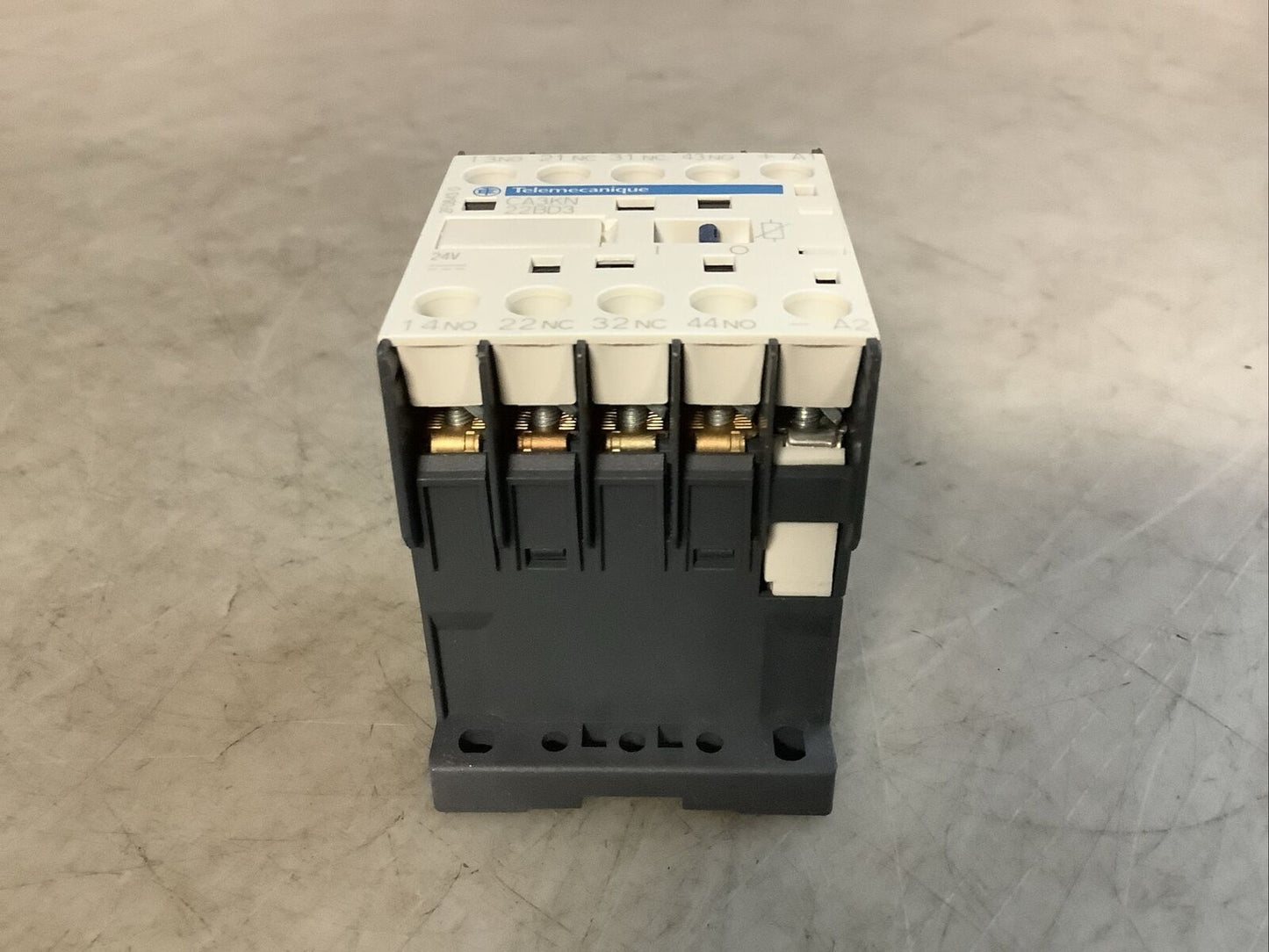 SCHNEIDER ELECTRIC FGR22-24S CA3KN-22BD3 CONTROL RELAY U3S