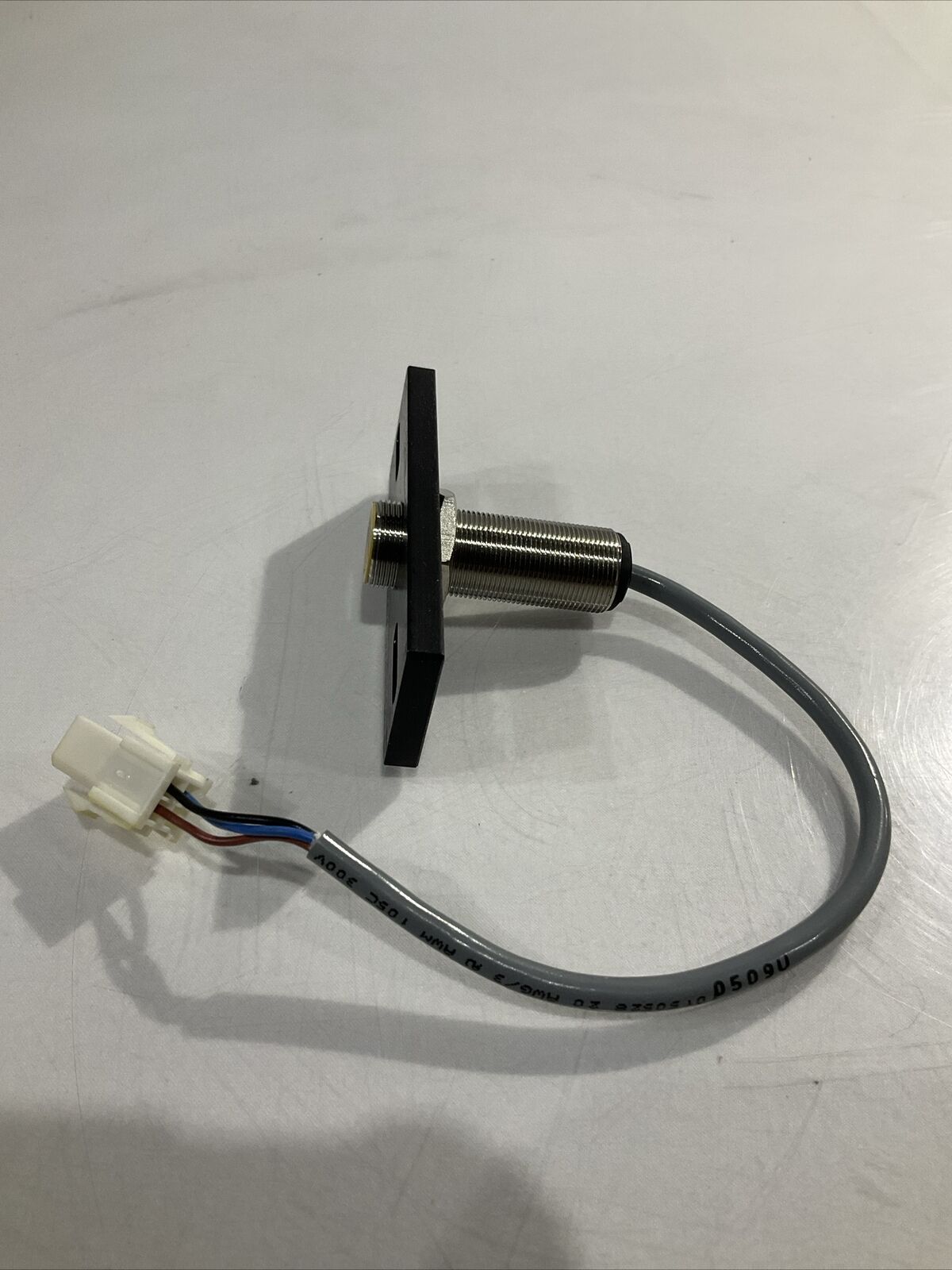 TURCK   162K761H01  INDUCTIVE  SENSOR  10-30VDC/200MA  LOT  OF 2  U3S