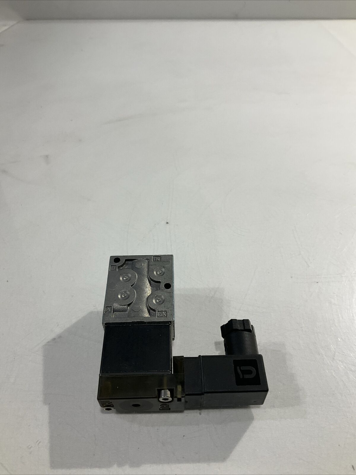 MAC 46A-AA1-JDE0-1KA PNEUMATIC SOLENOID VALVE 24 VDC 1.8 W U3S