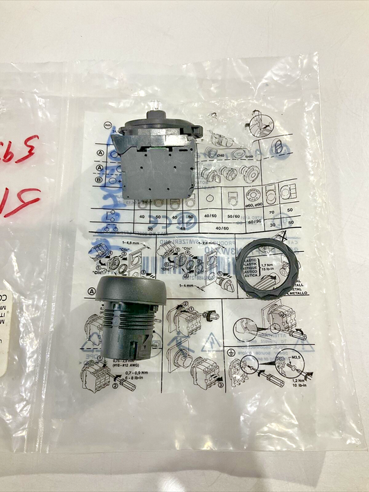 A-B 800FP-LF7PN3WX10 PUSH BUTTON  MOMENTARY  ILLUMINATED  U3S