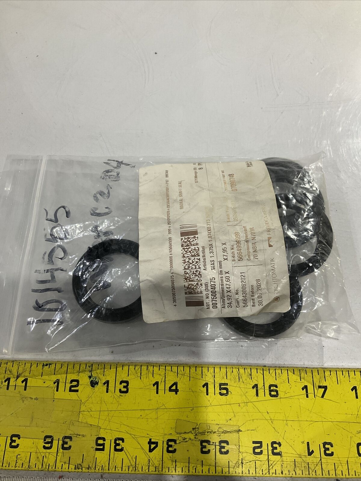 FREUDENBERG  0075004075  RADIAL  SHAFT  SEAL QTY8  U3S