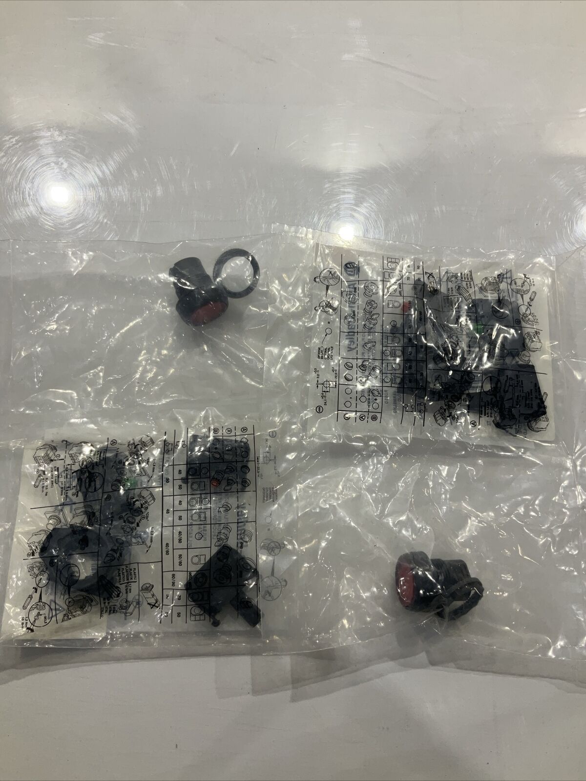 A-B ALLEN-BRADLEY  800FP-LF4PN3RX11 SWITCH,PUSHBUTTON,MOMENTARY, LOT OF 2 U3S