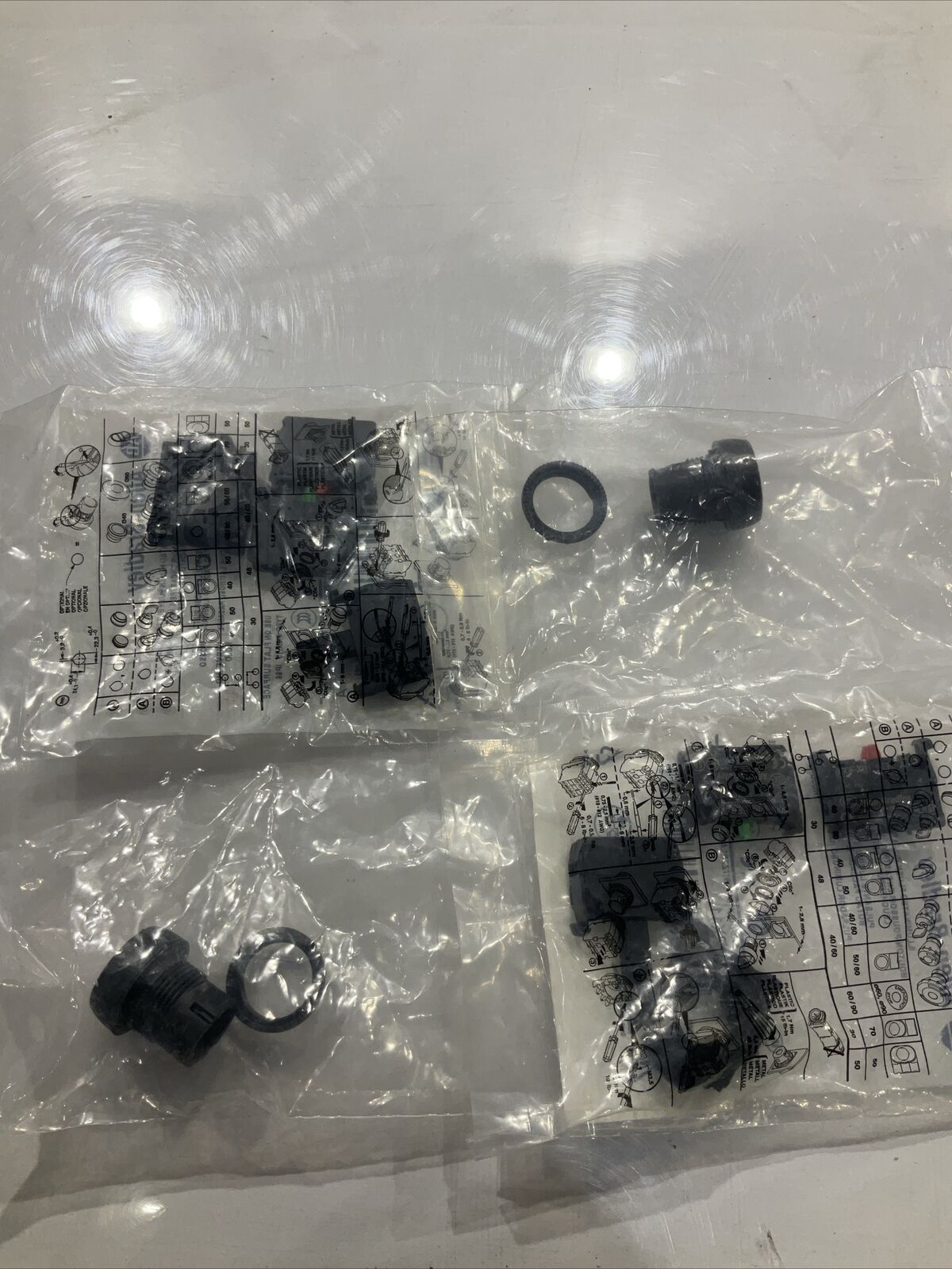 A-B ALLEN-BRADLEY  800FP-LF4PN3RX11 SWITCH,PUSHBUTTON,MOMENTARY, LOT OF 2 U3S