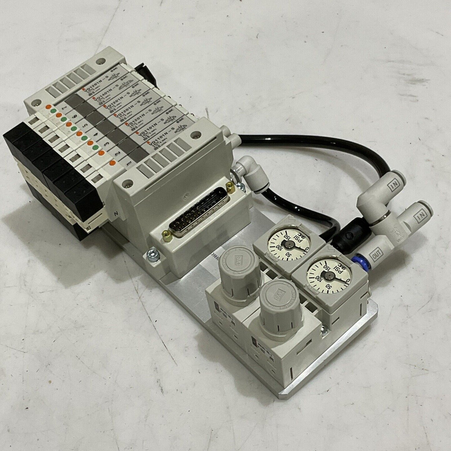 SMC VQ1201N-5 ARM10F2-08G-Z ARM10F0-005-Z PNEUMATIC MANIFOLD U3S