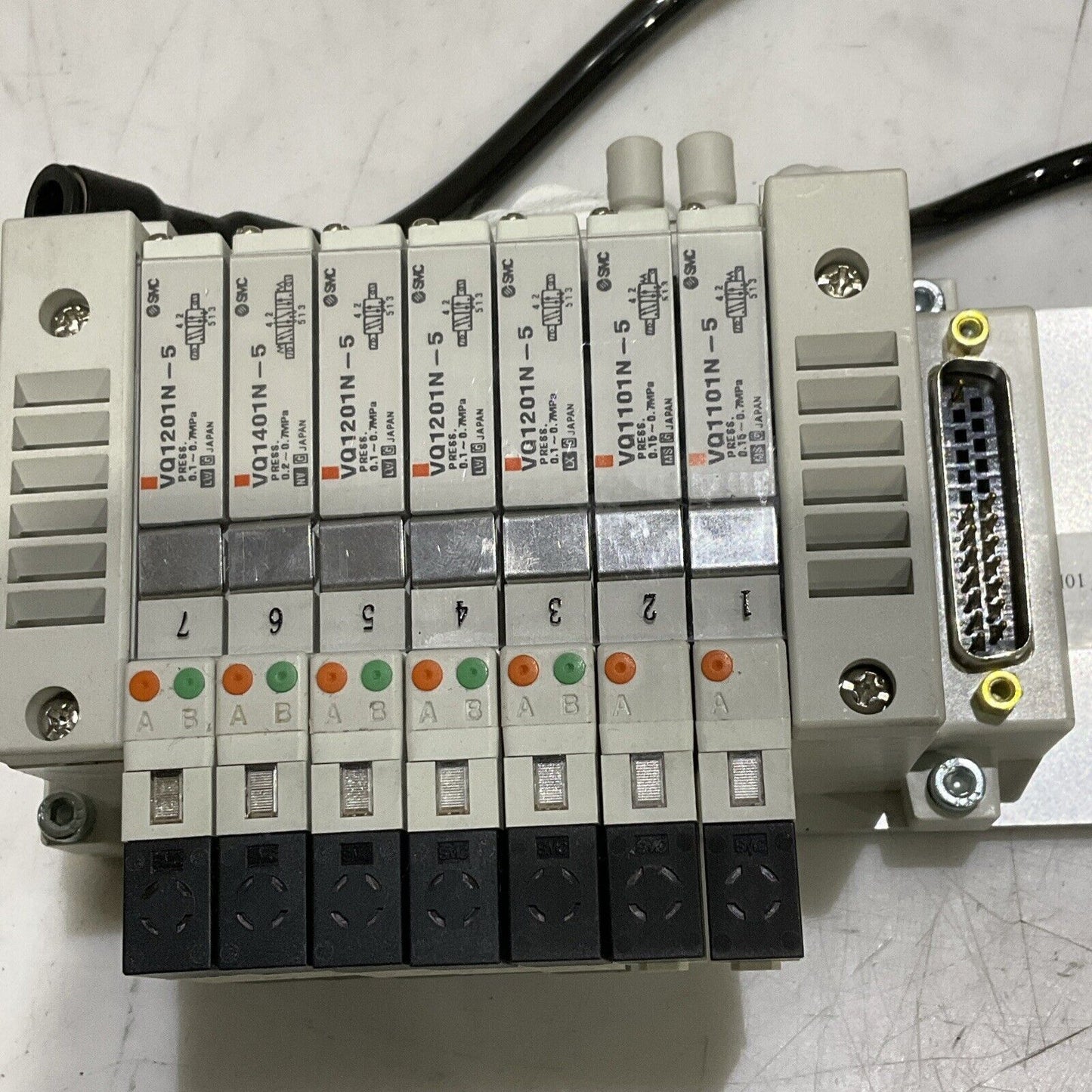 SMC VQ1201N-5 ARM10F2-08G-Z ARM10F0-005-Z PNEUMATIC MANIFOLD U3S