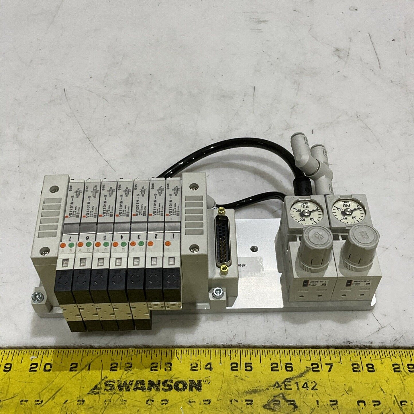 SMC VQ1201N-5 ARM10F2-08G-Z ARM10F0-005-Z PNEUMATIC MANIFOLD U3S