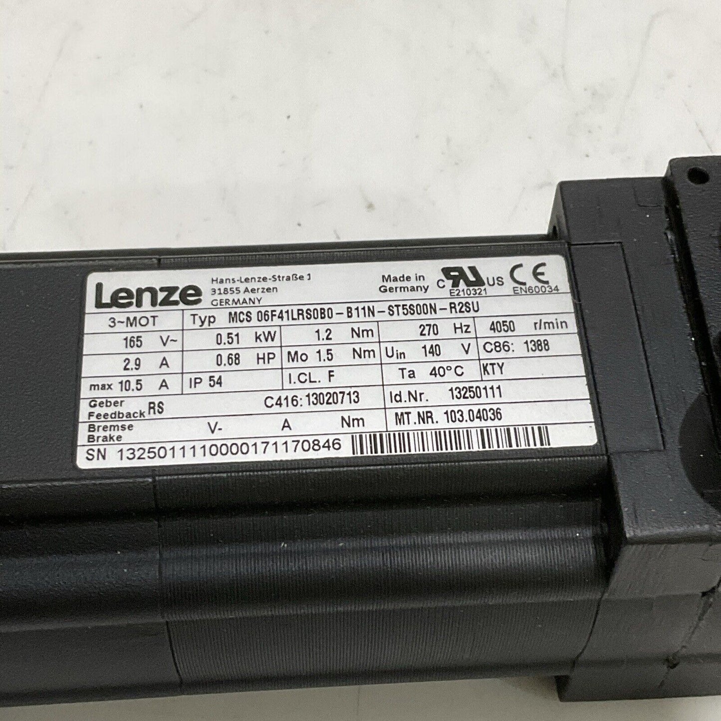 LENZE MCS 06F41LRS0B0-B11N-ST5S00N-R2SU SERVO MOTOR 165V 2.9A 4050R/MIN U3S