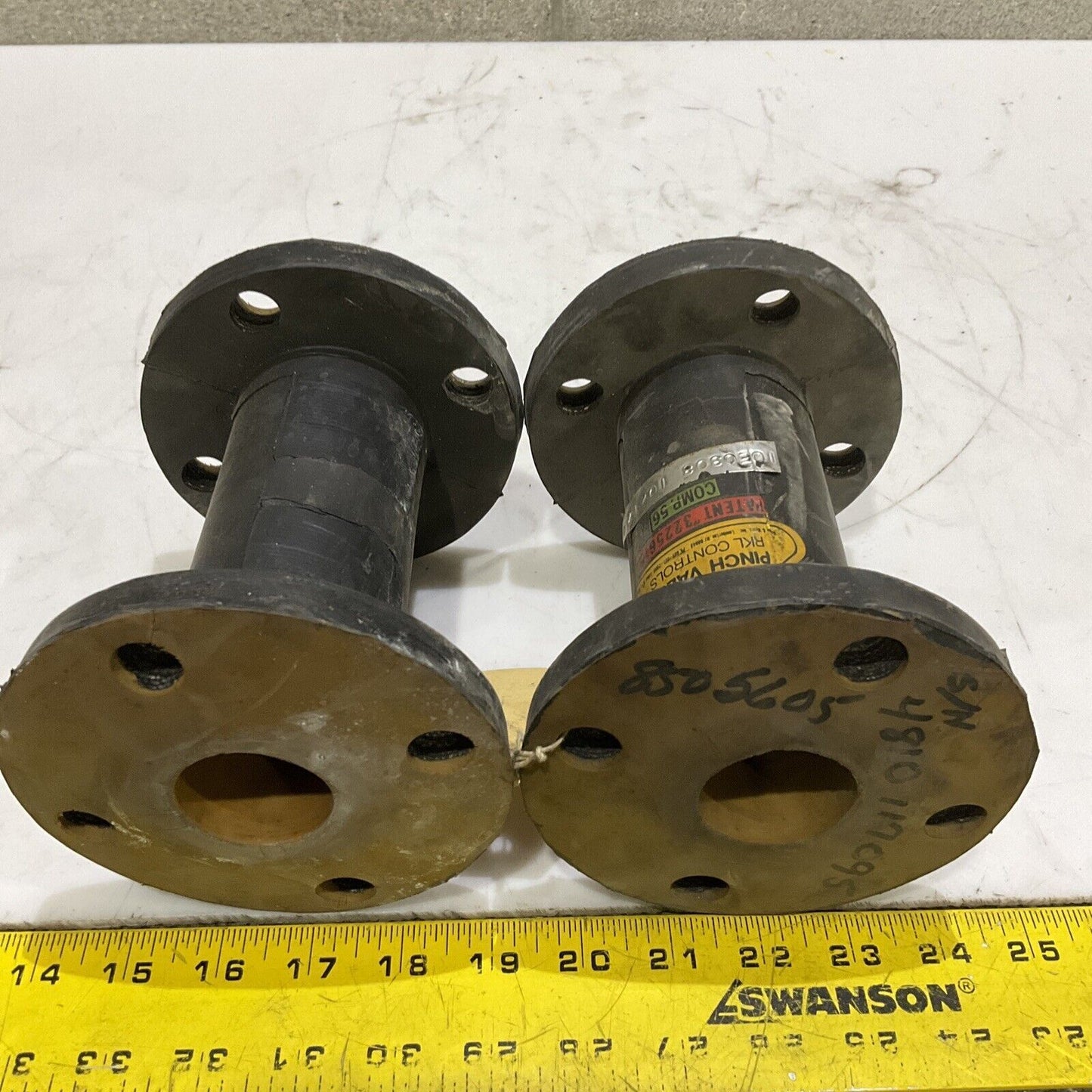 RKL CONTROLS 3.5.87./ F1130 PINCH VALVE BODY SLEEVE LOT OF 2 373