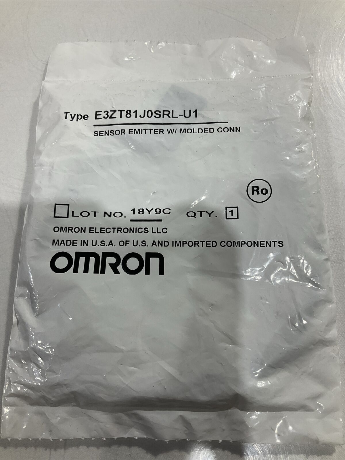 OMRON  E3ZT81J0SRL-U1 PHOTOELECTRIC SENSOR  ASSY ,  EMITTER  LOT OF 2  U3S