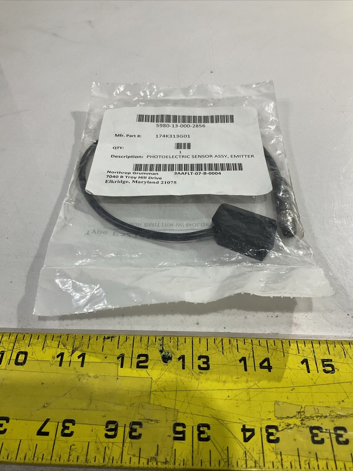 OMRON  E3ZT81J0SRL-U1 PHOTOELECTRIC SENSOR  ASSY ,  EMITTER  LOT OF 2  U3S