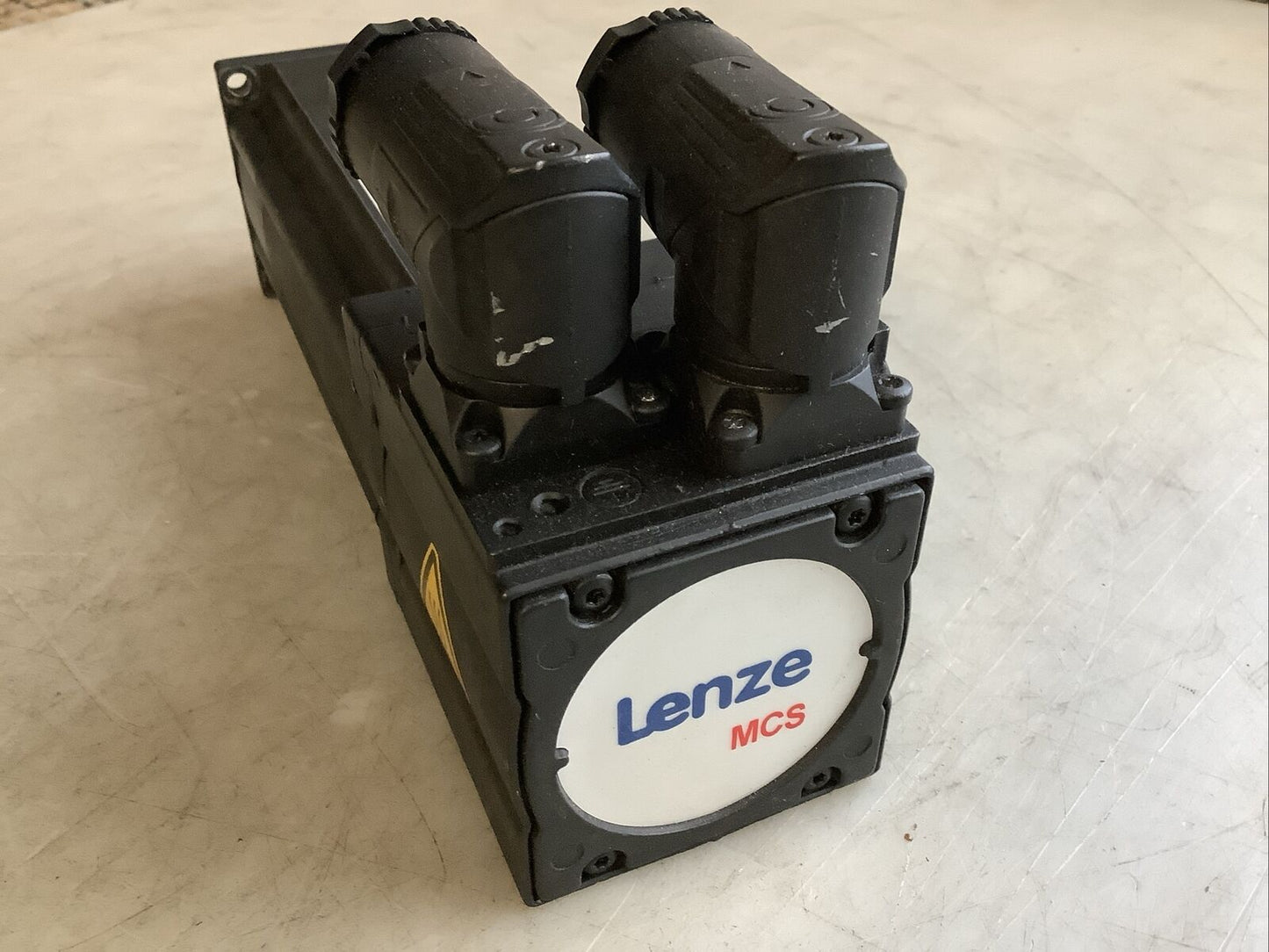 LENZE MCS06I60LRS0P1-A11N-ST5S00N-R2SU 13250123 SERVO MOTOR U3S