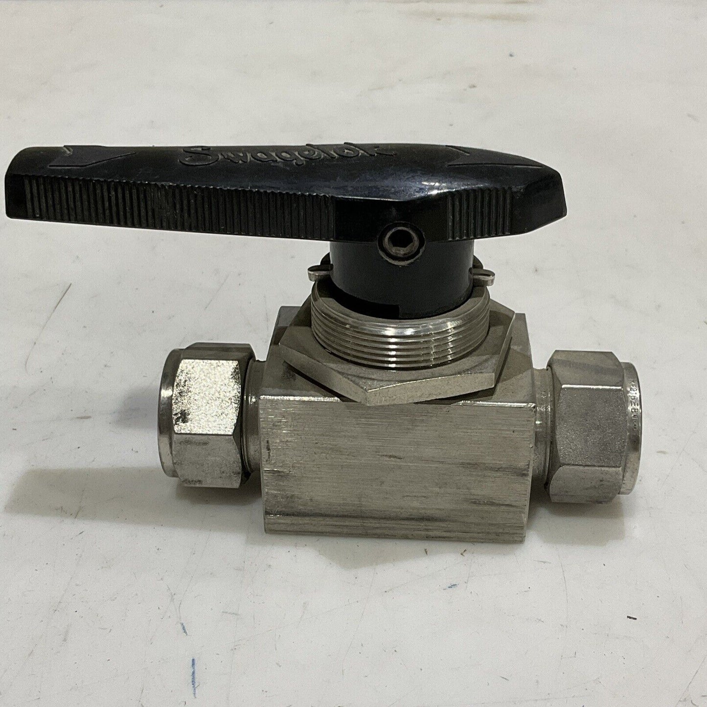 SWAGELOK SS-45S12 HIGH PRESSURE VALVE 2500 PSIG 172 BAR G7T