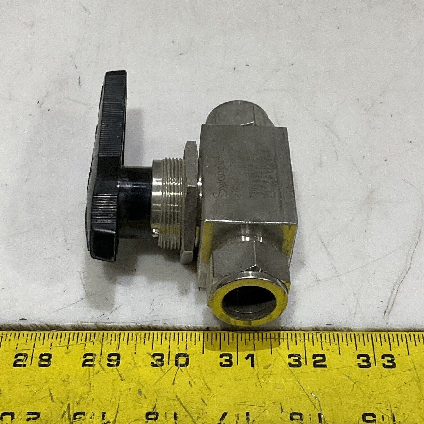 SWAGELOK SS-45S12 HIGH PRESSURE VALVE 2500 PSIG 172 BAR G7T