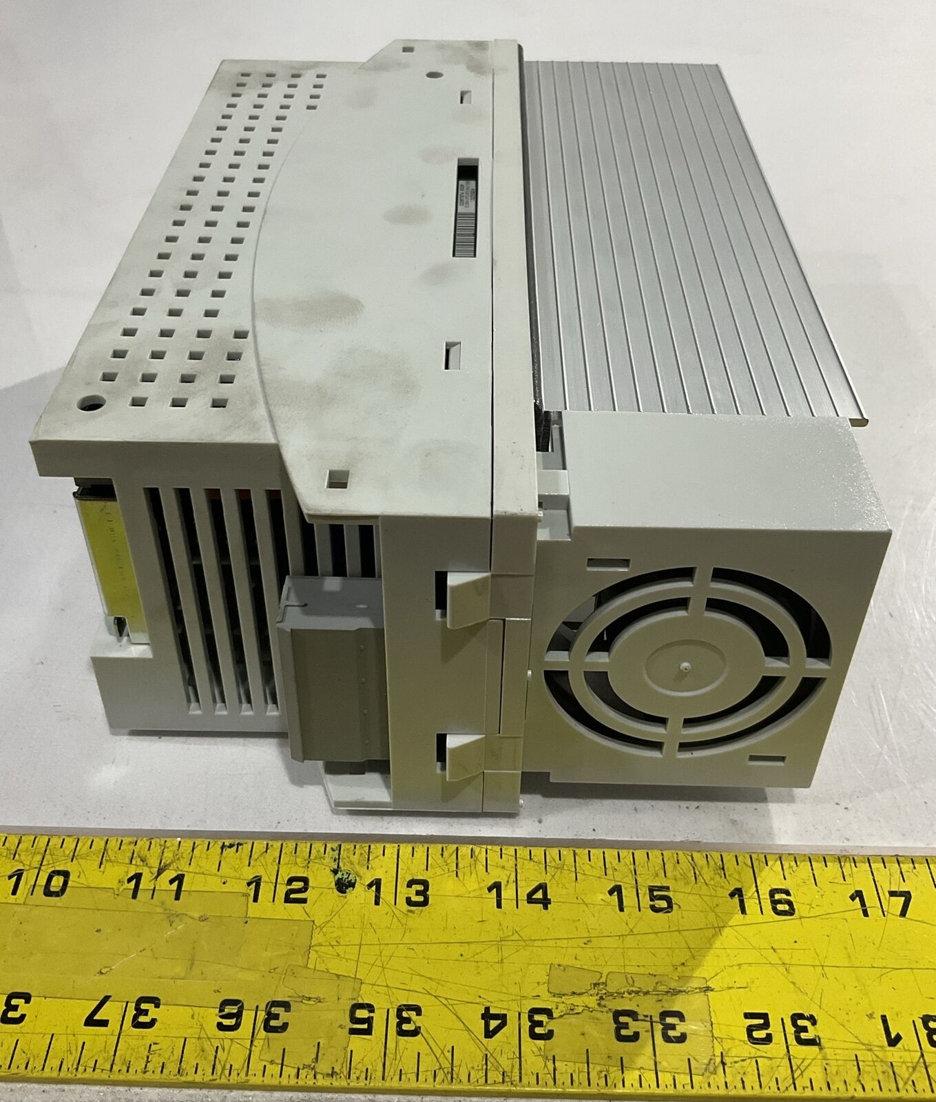 LENZE ECSEA016C4B SERVO DRIVE MOTOR CONTROLLER INVERTER U3S