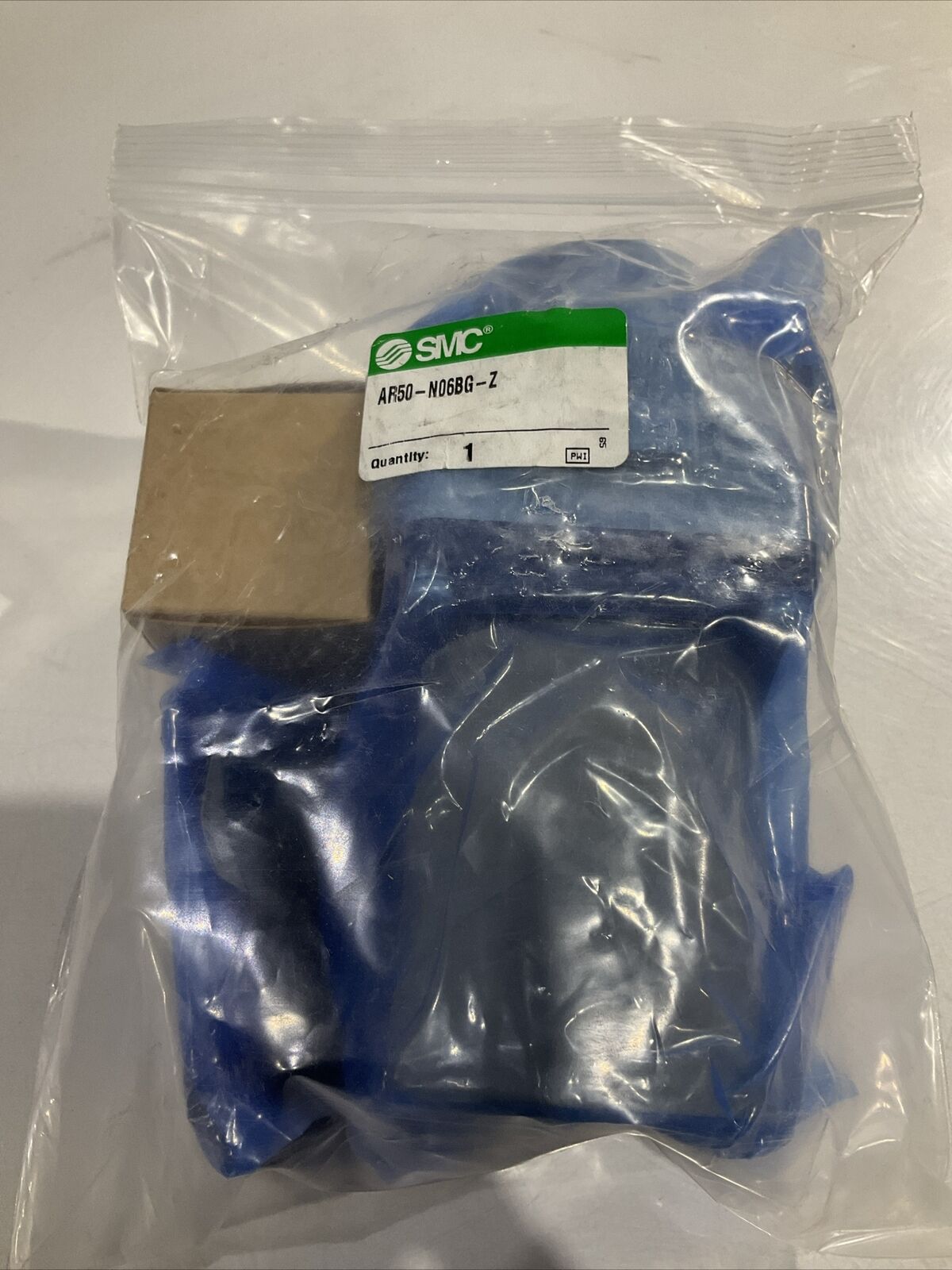 SMC AR50-N06BG-Z. MODULAR  REGULATOR   LOT  OF  2  U3S