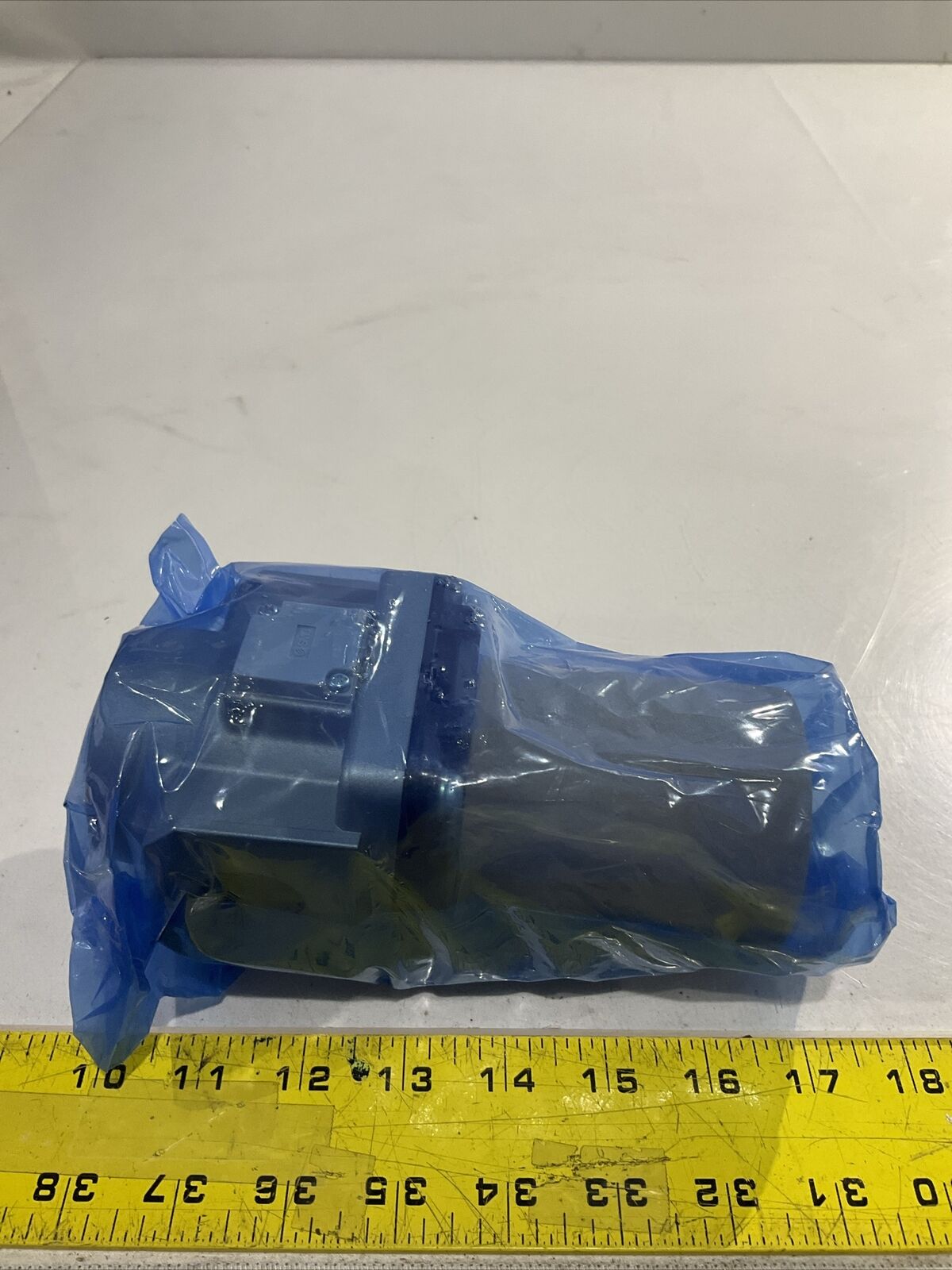 SMC AR50-N06BG-Z. MODULAR  REGULATOR   LOT  OF  2  U3S