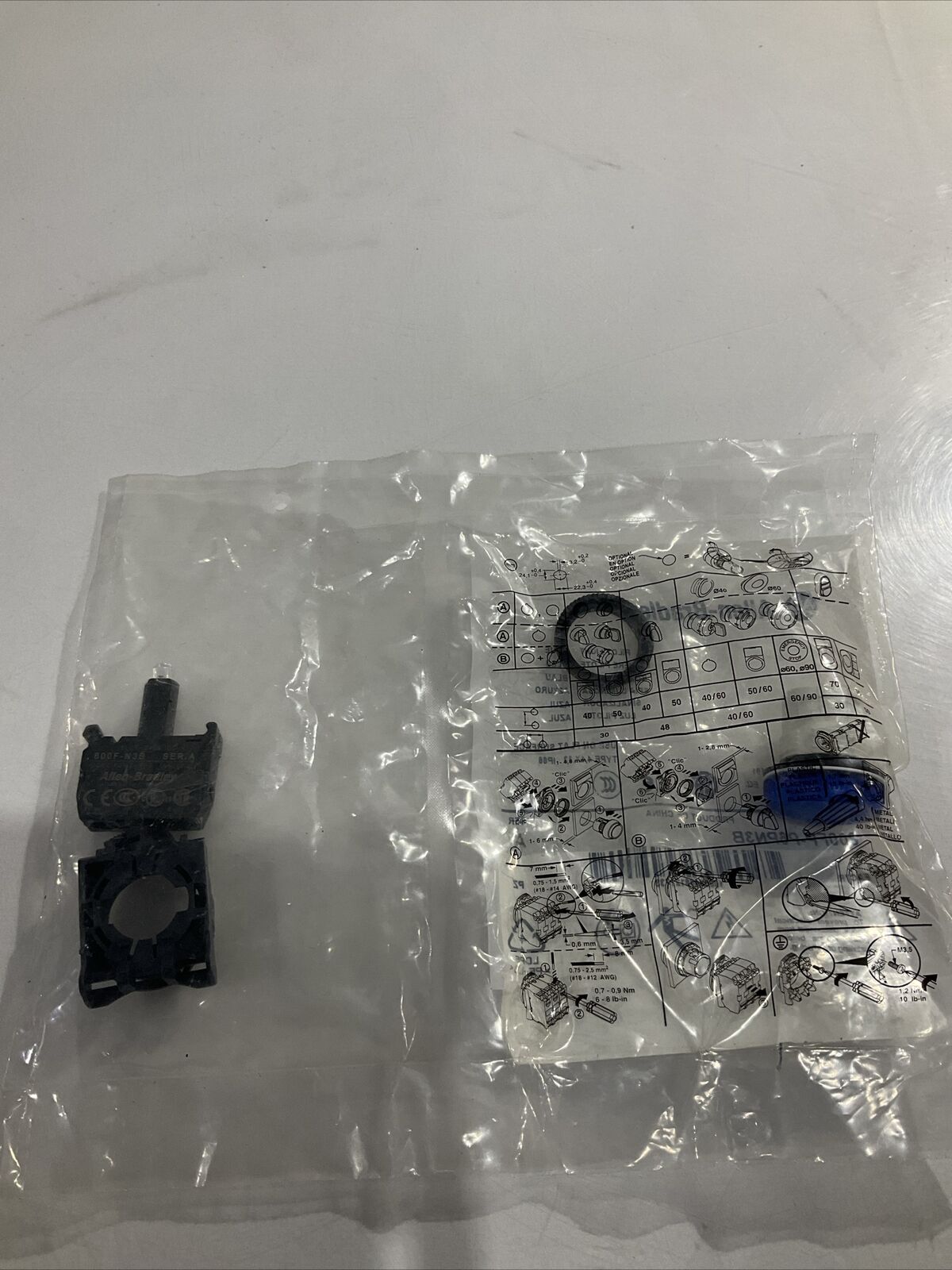 ALLEN BRADLEY 800FP-P6PN3B  PILOT  LIGHT , BLUE  FLUSH  LED  24VDC U3S