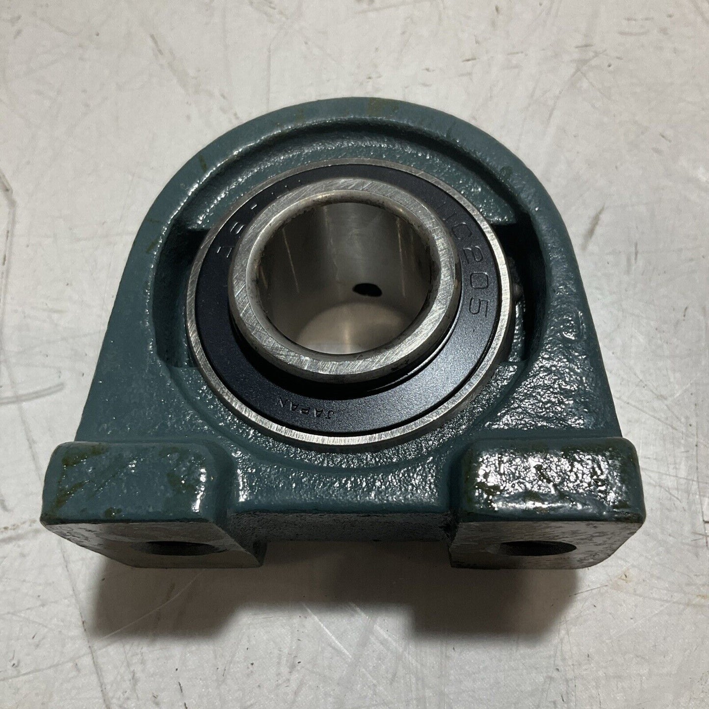 AMI UCTB205 BEARINGS LOCKS LOT OF  2 RN6