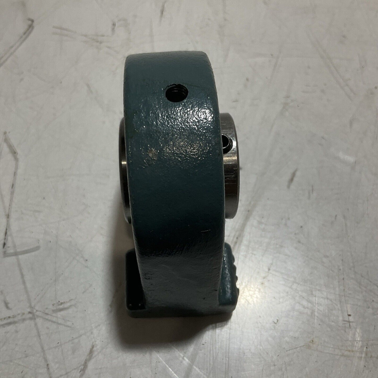 AMI UCTB205 BEARINGS LOCKS LOT OF  2 RN6
