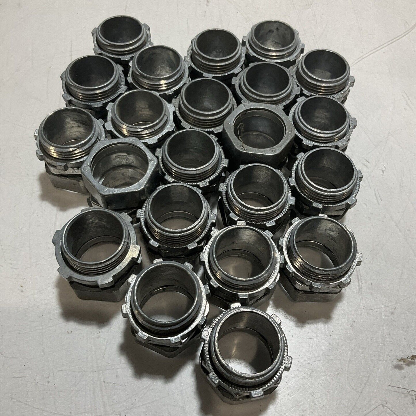 ARLINGTON INDUSTRIES 822  CSA-RAIN  TIGHT ZINC DIE CAST LOT OF  22  U3S