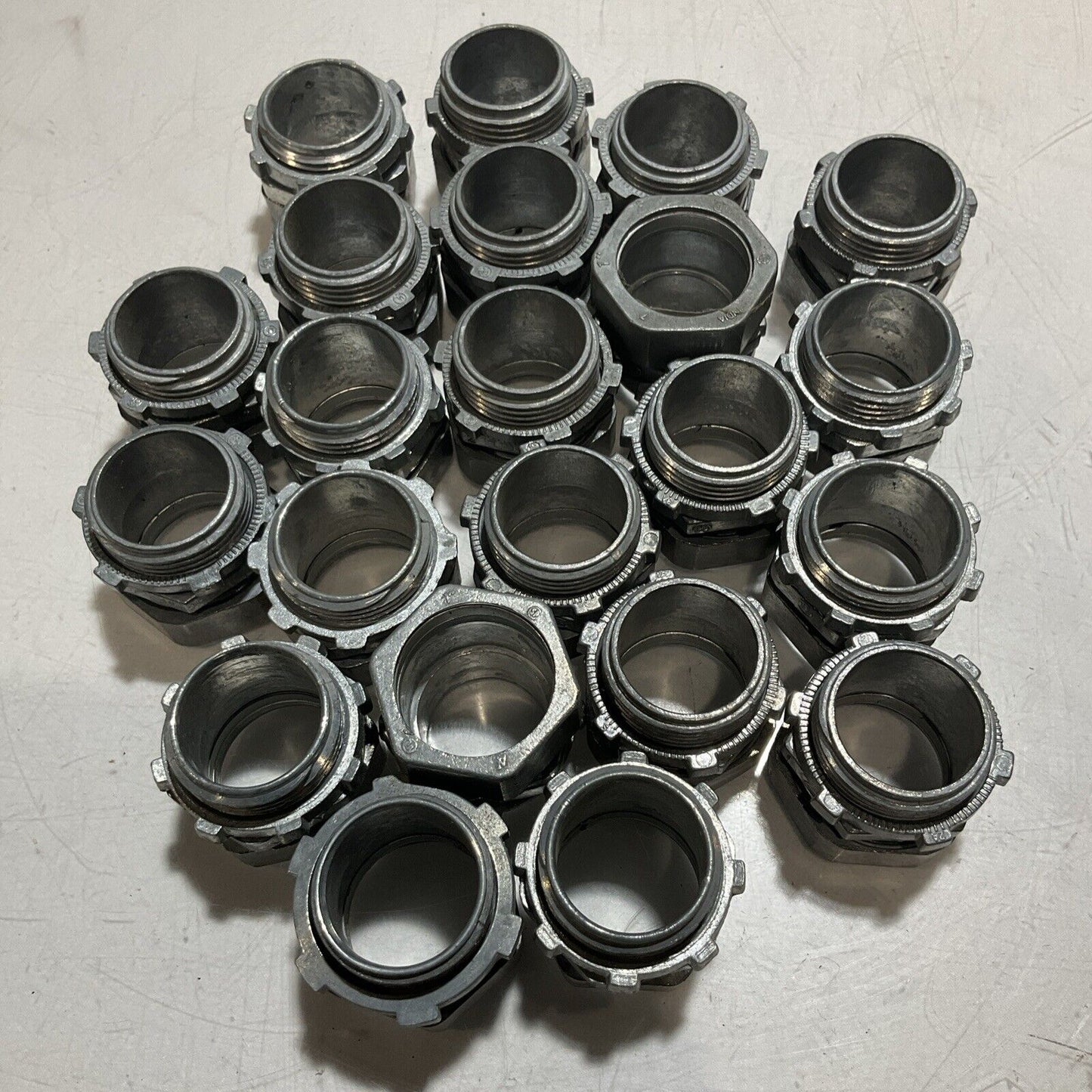 ARLINGTON INDUSTRIES 822  CSA-RAIN  TIGHT ZINC DIE CAST LOT OF  22  U3S