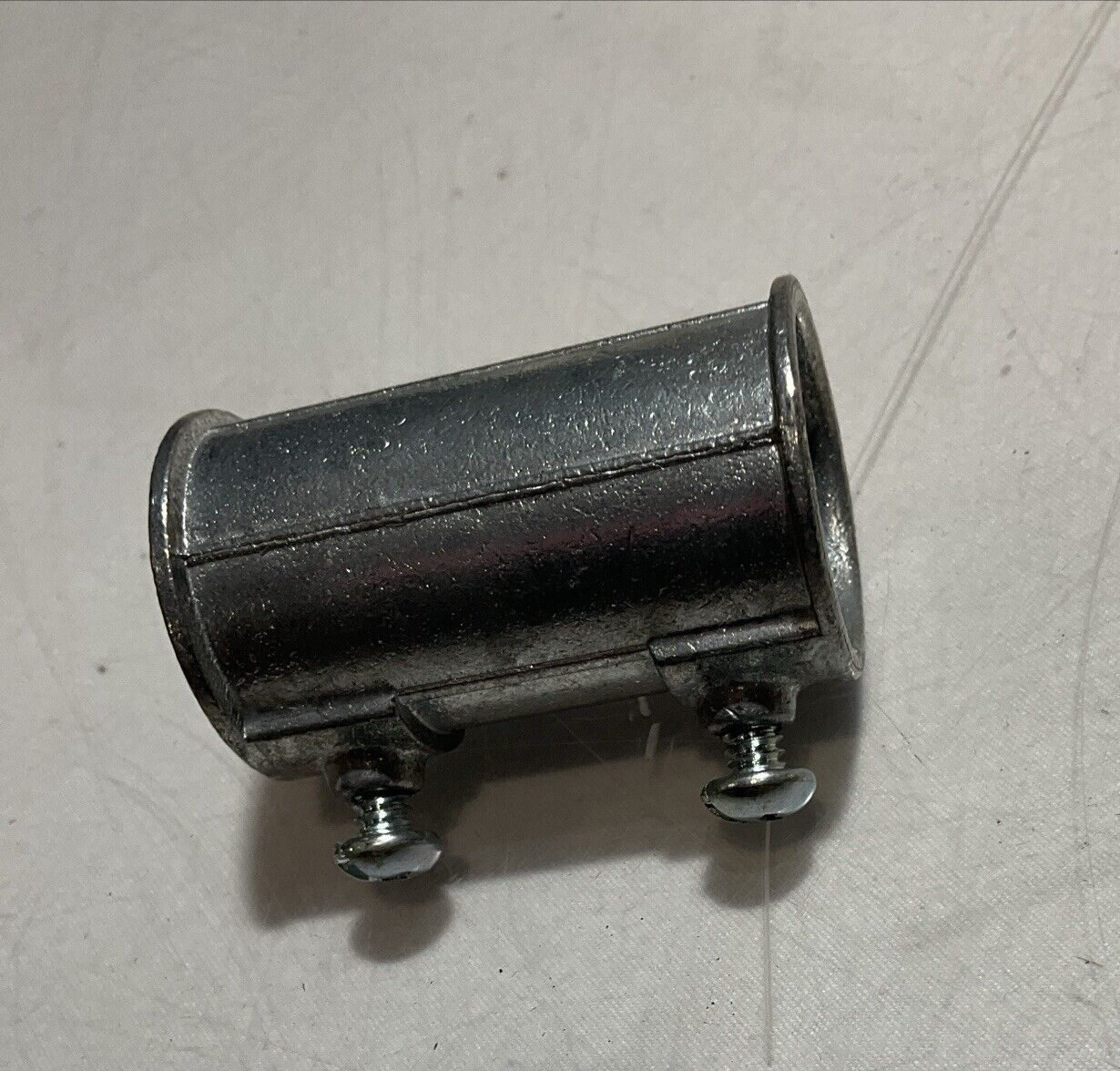 ARLINGTON IND  811  COUPLINGS CONCRETE - TIGHT  ZINC  DIE CAST LOT OF 31 U3S