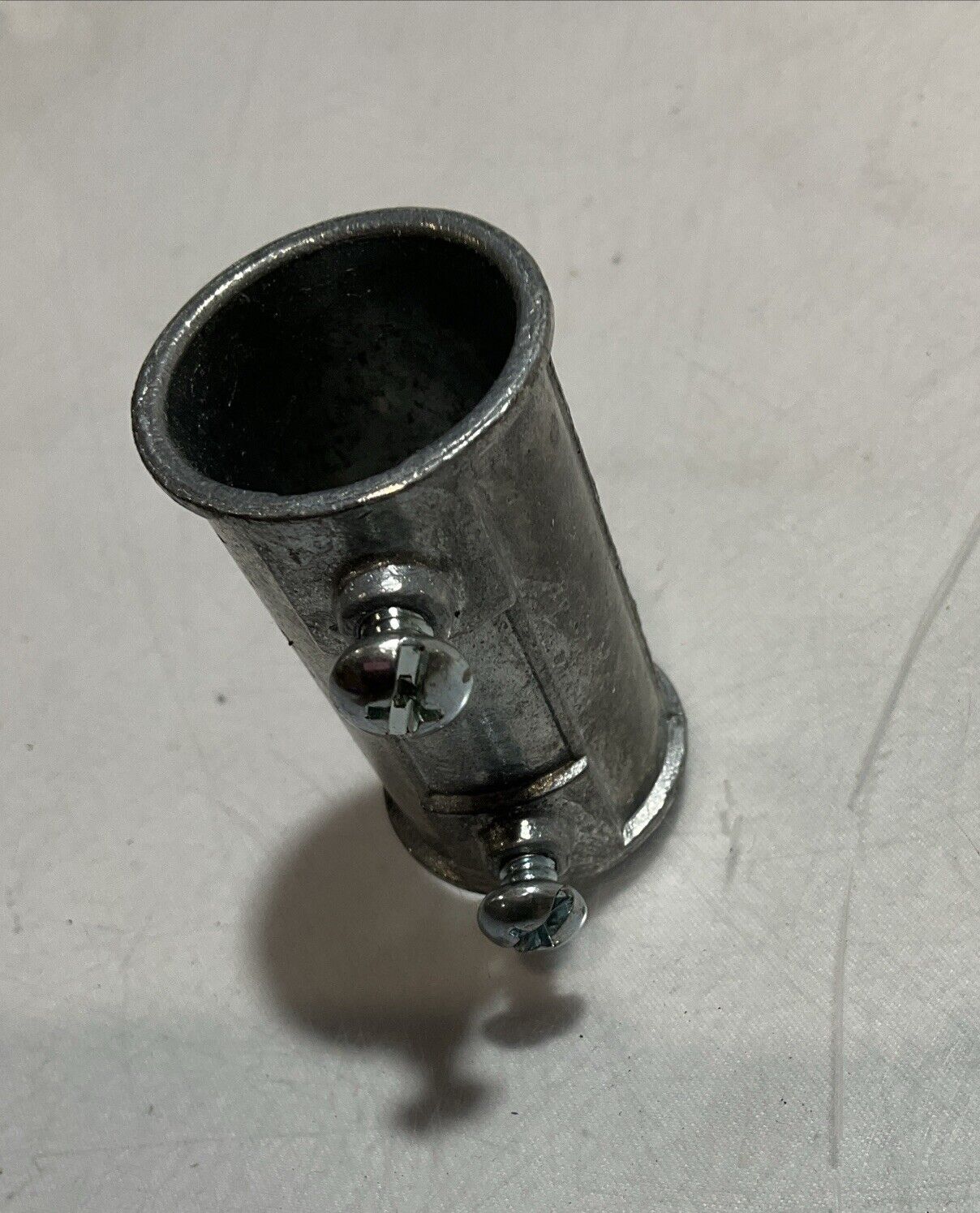 ARLINGTON IND  811  COUPLINGS CONCRETE - TIGHT  ZINC  DIE CAST LOT OF 31 U3S