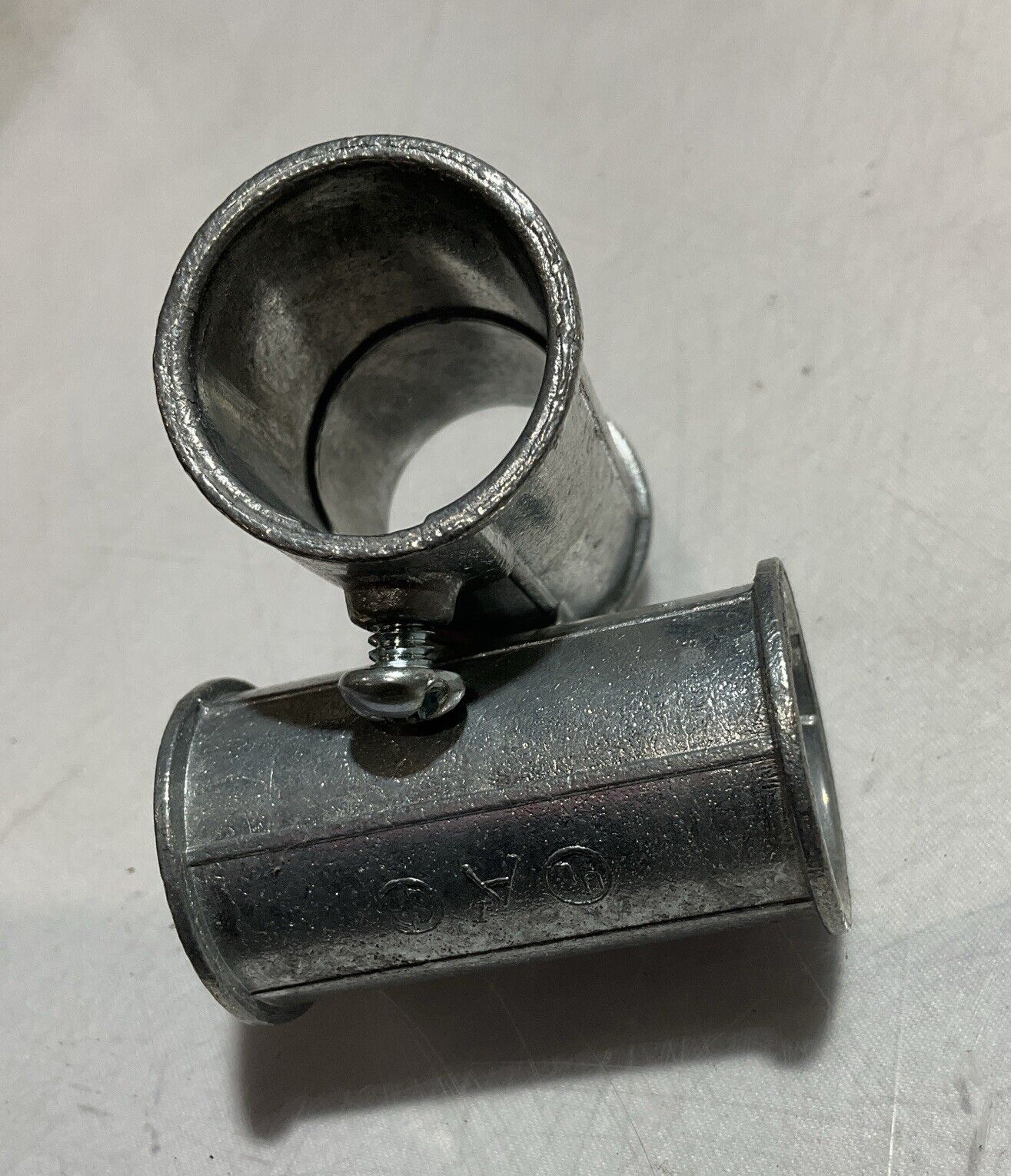 ARLINGTON IND  811  COUPLINGS CONCRETE - TIGHT  ZINC  DIE CAST LOT OF 31 U3S
