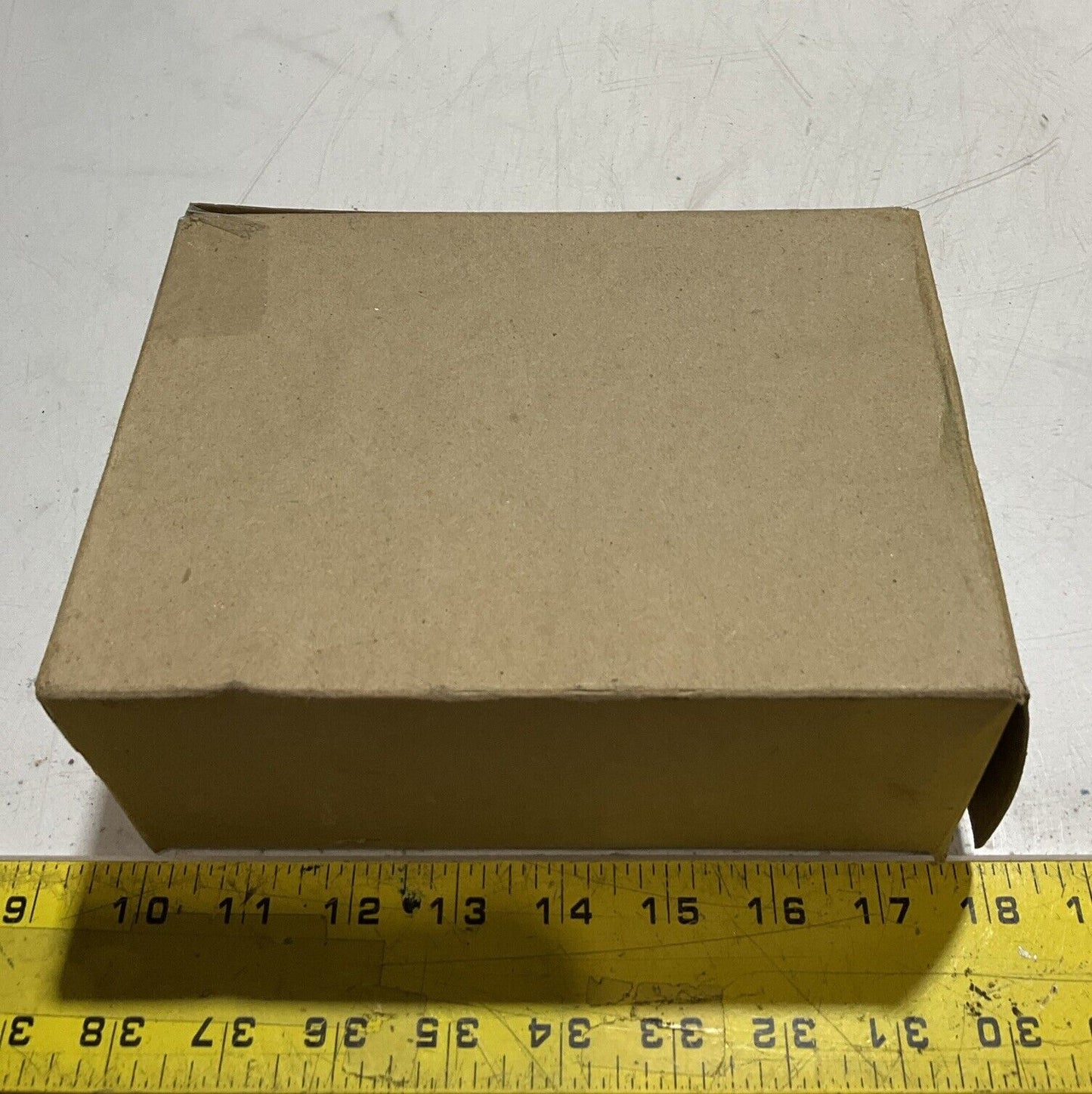 ARLINGTON IND  811  COUPLINGS CONCRETE - TIGHT  ZINC  DIE CAST LOT OF 31 U3S