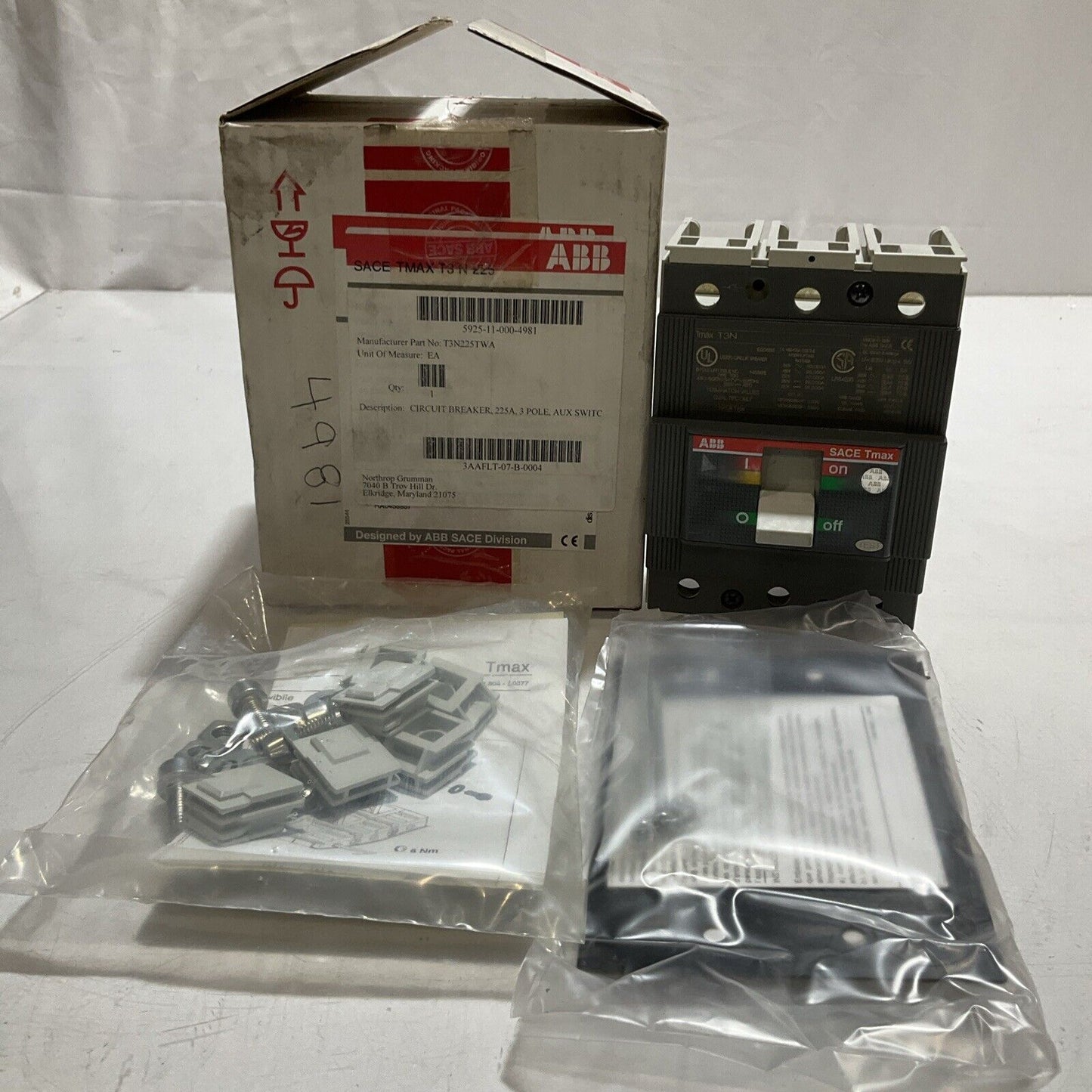 ABB  SACE TMAX  T3N 225A CIRCUIT BREAKER 3 POLE  AUX SWITCH  U3S