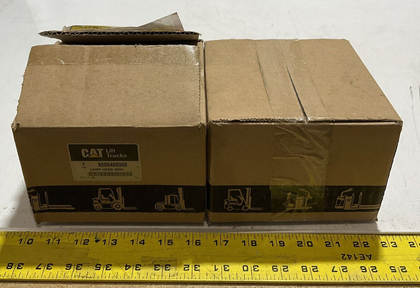 CAT 9300400300 LIGHT LAMP HEAD 36V LOT OF 2 U3S