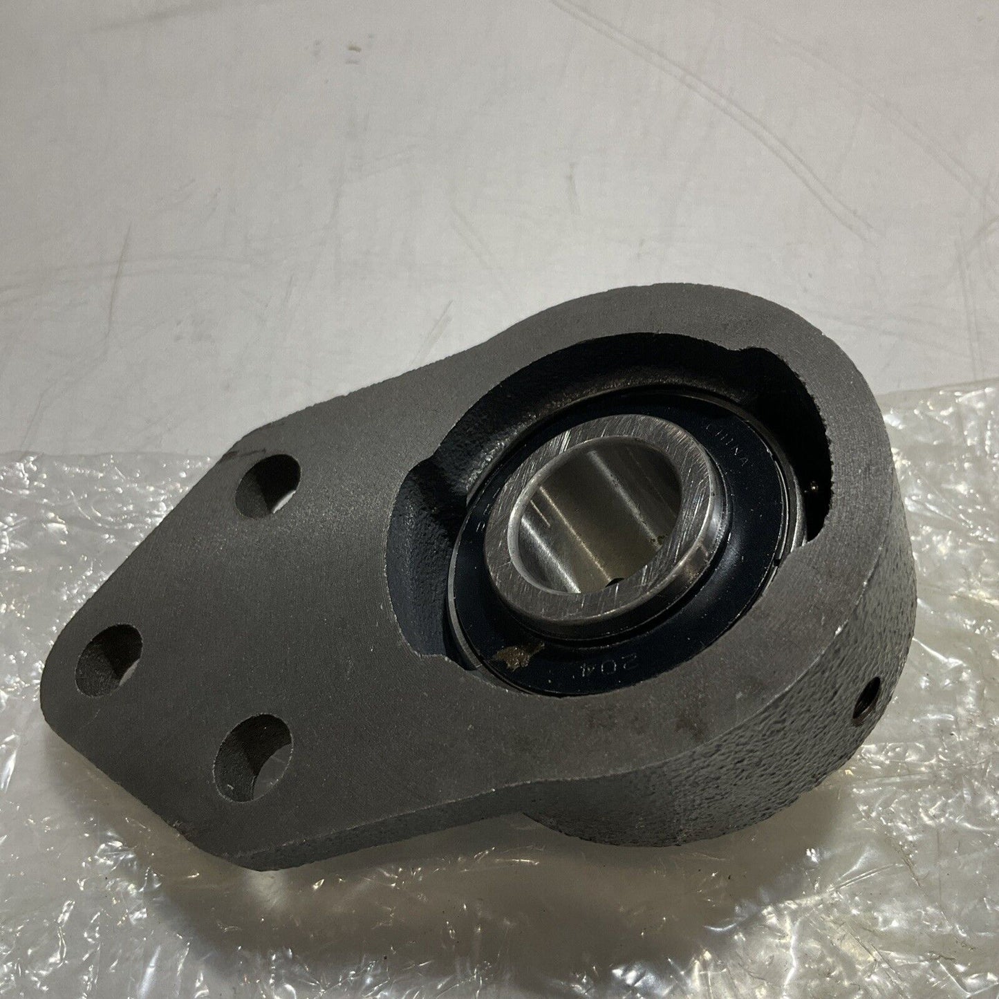 TRITAN  FB204  PEER BEARING  LOT OF 3 U3S